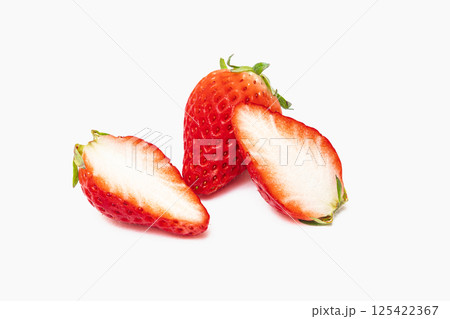カットしたいちご 125422367