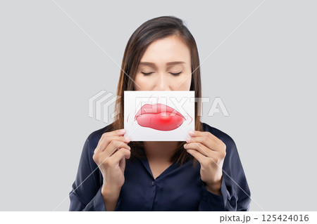 A visual representation suggests a potential health concern. 125424016