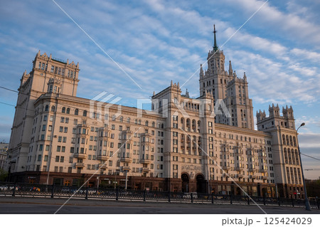 A multi-storey residential building on Kotelnicheskaya Embankment in the Russian capital. 125424029
