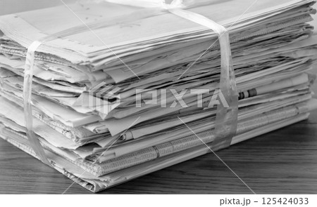 古紙　新聞紙　リサイクル　整理 125424033