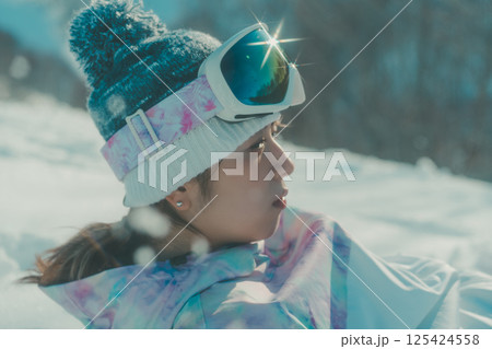snowboarding 125424558