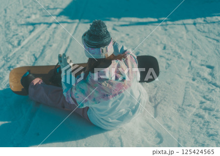 snowboarding 125424565