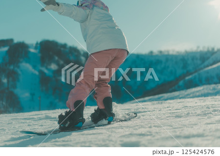 snowboarding 125424576
