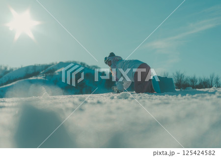 snowboarding 125424582