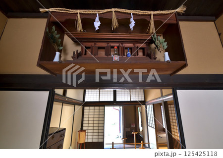 松江市　塩見縄手の武家屋敷　神棚 125425118