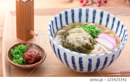 とろろうどん （ とろろ昆布うどん ） 125425342