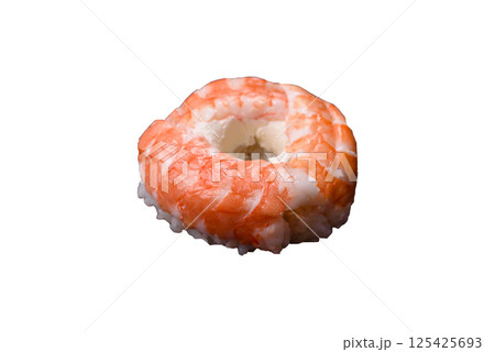 Donut shaped sushi rolls with salmon, shrimp and tuna 125425693