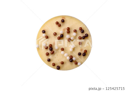 Sweet round tart three chocolates 125425715