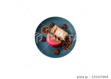 Round sweet New York roll croissant with raspberry cream filling 125425904