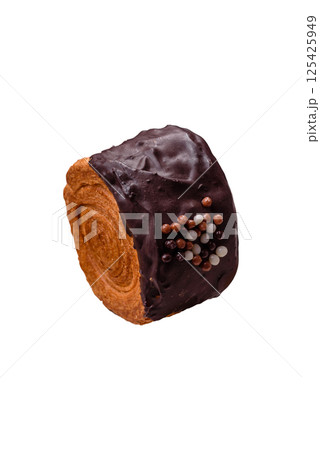 Round sweet New York roll croissant with chocolate cream filling Round sweet New York roll croissant with chocolate cream filling 125425949