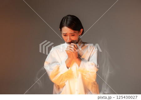 女性 火災 女性 火災 125430027