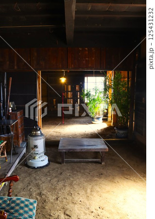 古民家の土間 古民家の土間 125431232