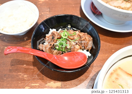 ラーメン屋のサイドメニュー チャーシュー丼 ラーメン屋のサイドメニュー チャーシュー丼 125431313
