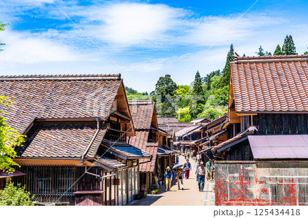 【重要伝統的建造物群保存地区】吹屋　ゴールデンウィークの町並みの風景2　岡山県高梁市成羽町 125434418