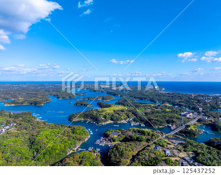 志摩丸山橋と英虞湾（三重県志摩市） 125437252