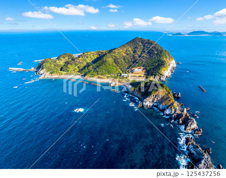 灯台側の神島全景（三重県鳥羽市） 125437256