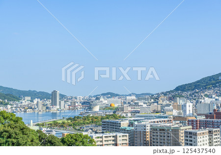 長崎県長崎市 快晴の長崎市の街並み 長崎県長崎市 快晴の長崎市の街並み 125437540