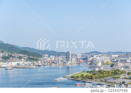 長崎県長崎市　快晴の長崎市の街並み 125437546
