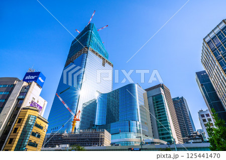 日本の東京都市景観4月。日本橋や日本橋一丁目の再開発事業などを望む。新時代に…＝21日 125441470