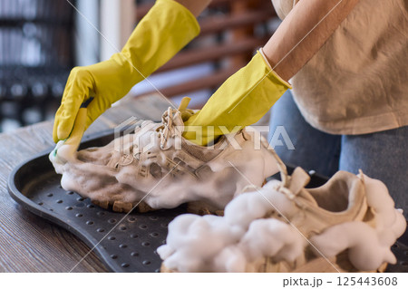 Cleaning Sneakers A Comprehensive Step-by-step Maintenance Guide for Optimal Care Cleaning Sneakers A Comprehensive Step-by-step Maintenance Guide for Optimal Care 125443608