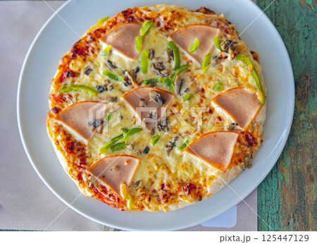 Gluten Free Pizza Dish 125447129