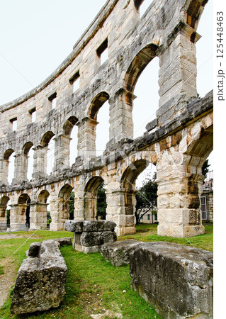 Arch wall Arch wall 125448463