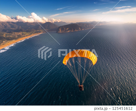 パラシュート 125451612