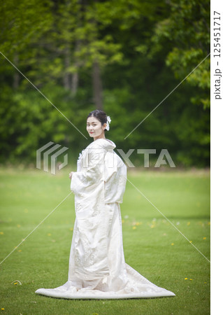 白無垢姿の花嫁 白無垢姿の花嫁 125451717