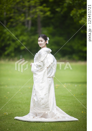 白無垢姿の花嫁 白無垢姿の花嫁 125451721