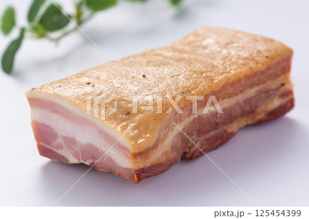 ブロックベーコン 125454399