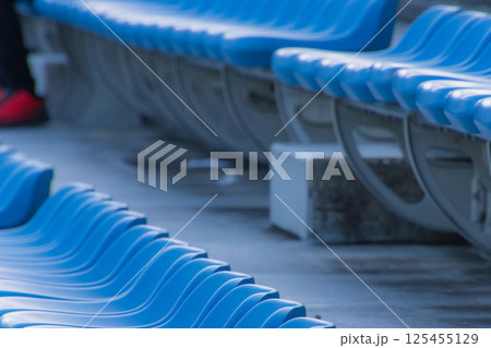 スタジアムのベンチ スタジアムのベンチ 125455129