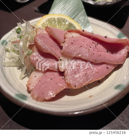 鴨肉の燻製ロースト 鴨肉の燻製ロースト 125456216