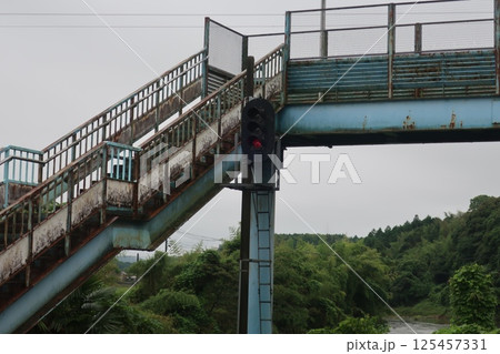 湯ノ峠駅の跨線橋 125457331