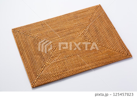 木製のランチョンマット 125457823