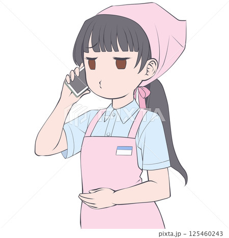 スマホで電話をかける黒髪の女性店員・むくれる 125460243