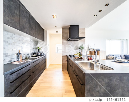 広く優雅で料理がしたくなる最新高級システムキッチン 広く優雅で料理がしたくなる最新高級システムキッチン 125461551