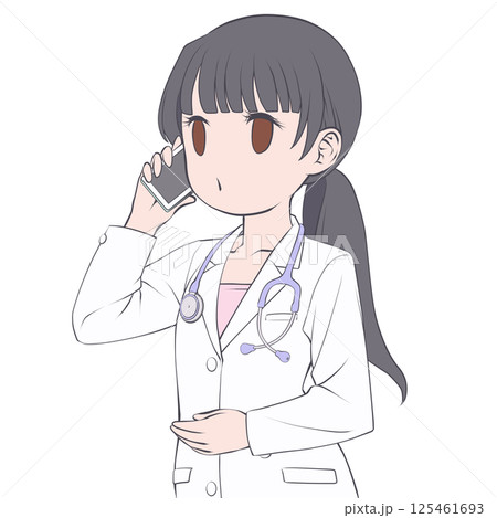 スマホで電話をかける黒髪の女性医師・呼び出し中 125461693