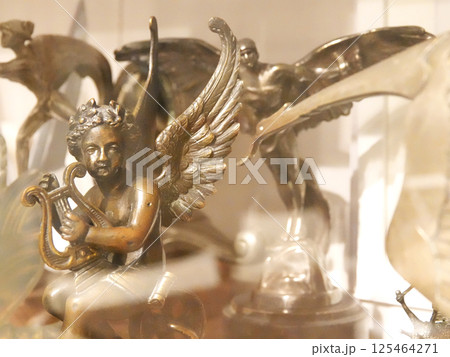 19世紀後期 エンジェルのアンティークブロンズ像 125464271
