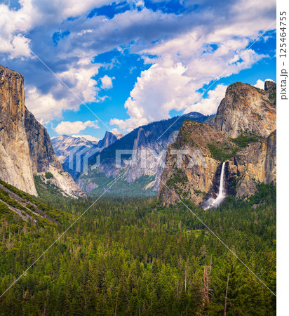 Yosemite Valley and Bridalveil Fall from Tunnel View, California 125464755