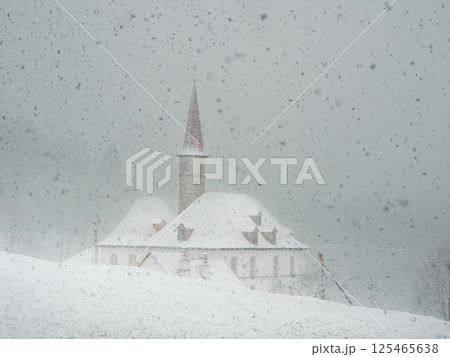 Heavy snowfall in April, poor visibility the Palace Heavy snowfall in April, poor visibility the Palace 125465638