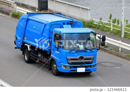 塵芥車（ゴミ収集車） 125466611