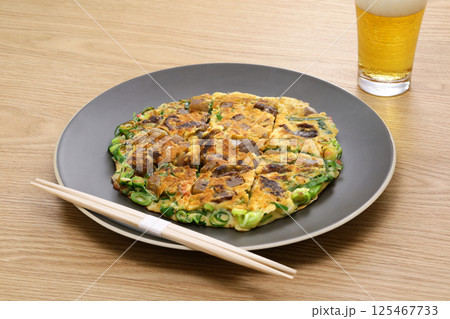 大阪名物・すじコンねぎ焼きとビール 大阪名物・すじコンねぎ焼きとビール 125467733