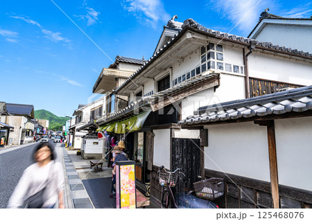 【重要伝統的建造物群保存地区】矢掛宿 初夏の宿場町の風景5 岡山県小田郡矢掛町 【重要伝統的建造物群保存地区】矢掛宿 初夏の宿場町の風景5 岡山県小田郡矢掛町 125468076