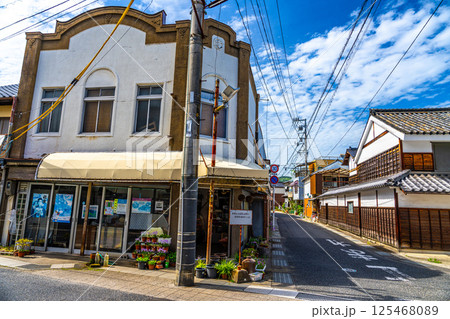 【重要伝統的建造物群保存地区】矢掛宿 初夏の宿場町の風景3 岡山県小田郡矢掛町 【重要伝統的建造物群保存地区】矢掛宿 初夏の宿場町の風景3 岡山県小田郡矢掛町 125468089