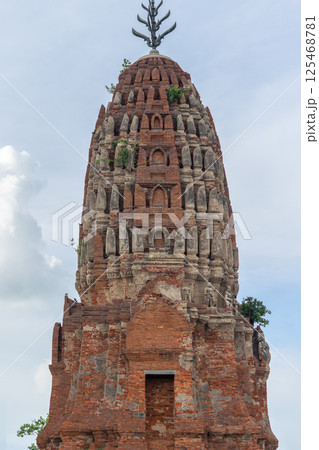 Wat Phra Si Rattana Mahathat temple Suphanburi 125468781
