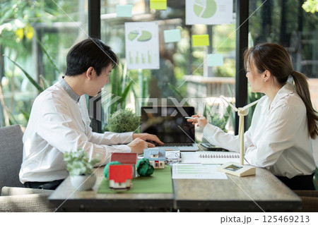 Data-Driven Strategies and Team Dynamics. Analyzing sustainable project plans in a collaborative workspace. 125469213