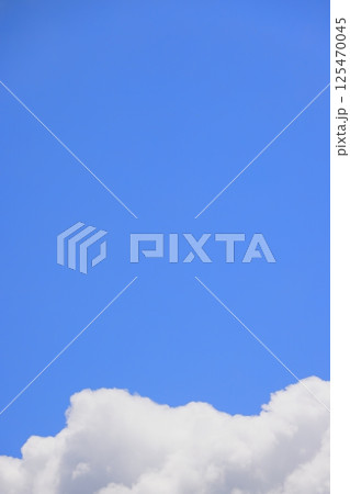 雲のある青空(壁紙素材) 雲のある青空(壁紙素材) 125470045