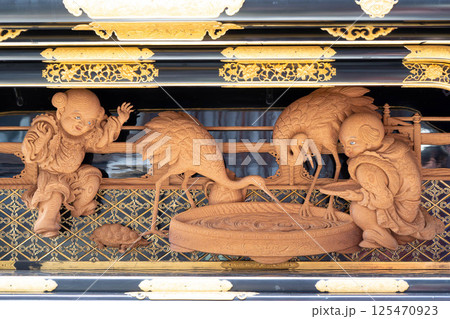 高山祭の屋台飾り 高山祭の屋台飾り 125470923