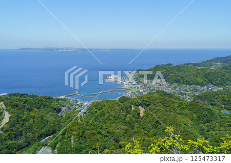 【千葉県富津市】鋸山から見た金谷漁港方面の風景 【千葉県富津市】鋸山から見た金谷漁港方面の風景 125473317