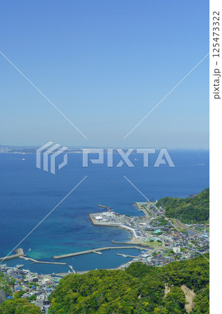 【千葉県富津市】鋸山から見た金谷漁港方面の風景 【千葉県富津市】鋸山から見た金谷漁港方面の風景 125473322